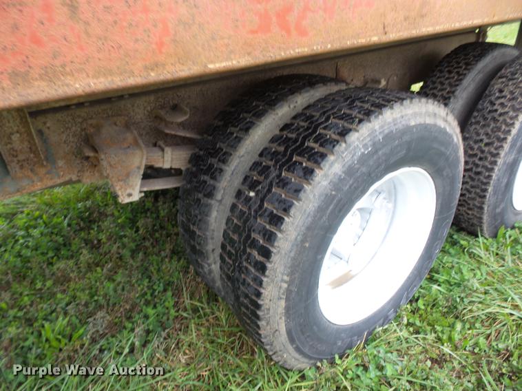 image for item DA0806 1976 Ford F600 grain truck