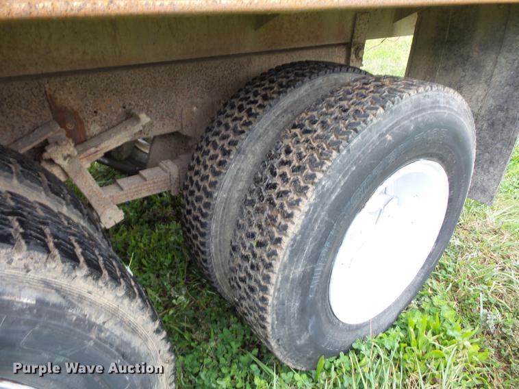 image for item DA0806 1976 Ford F600 grain truck