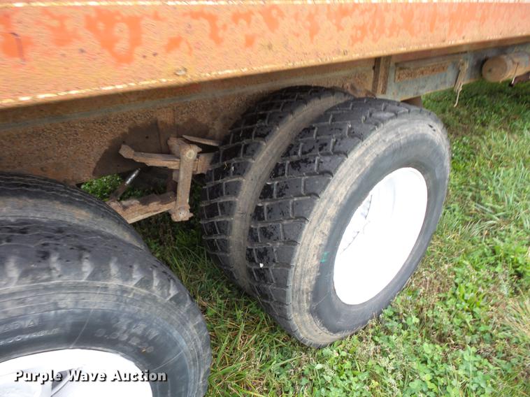 image for item DA0806 1976 Ford F600 grain truck