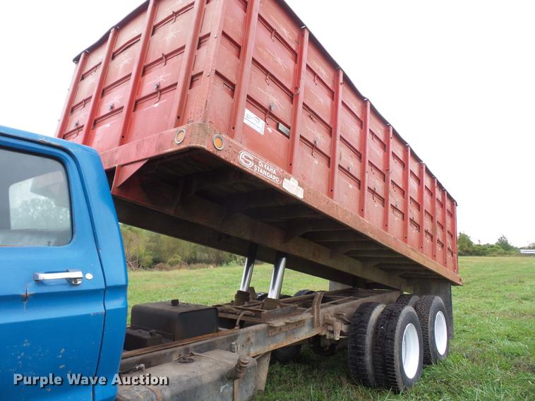 image for item DA0806 1976 Ford F600 grain truck