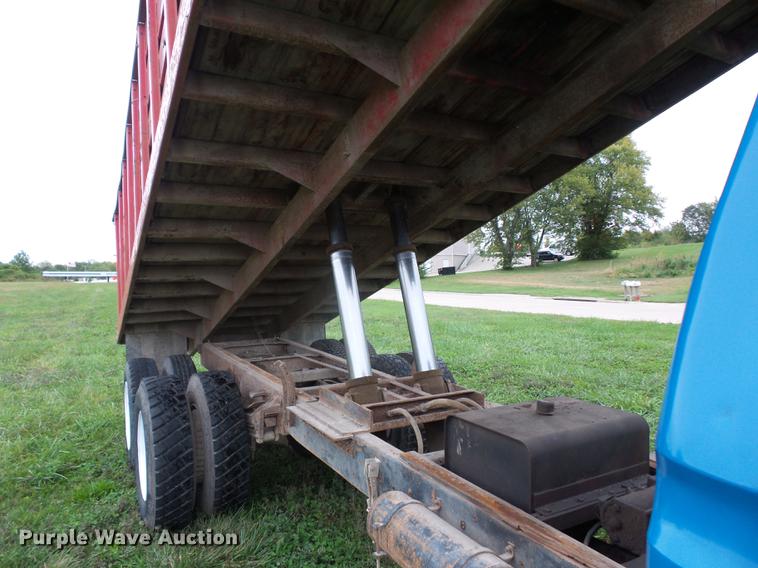 image for item DA0806 1976 Ford F600 grain truck