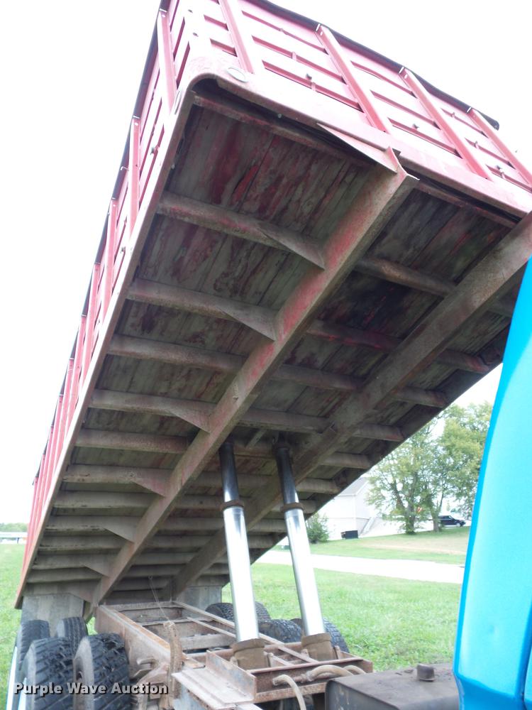 image for item DA0806 1976 Ford F600 grain truck