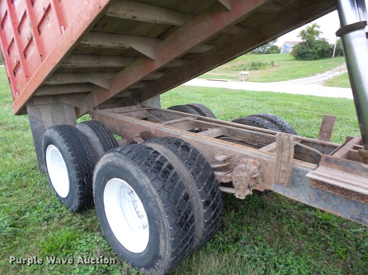 image for item DA0806 1976 Ford F600 grain truck