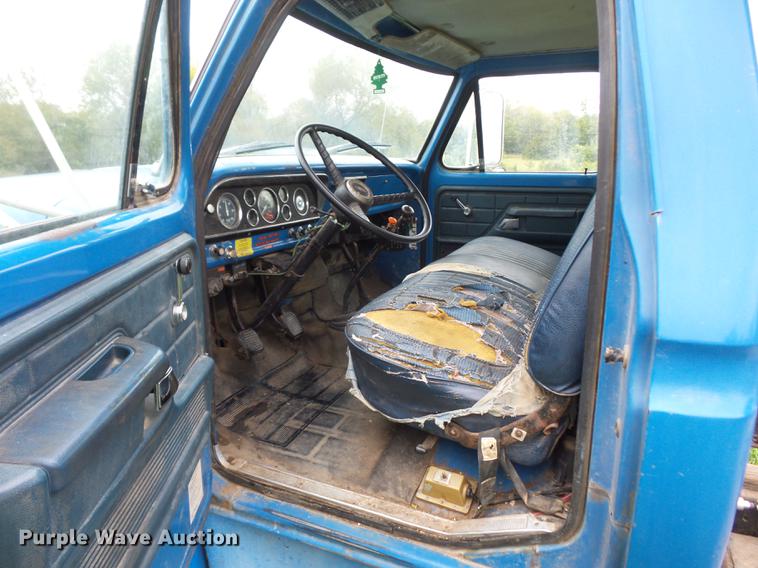image for item DA0806 1976 Ford F600 grain truck