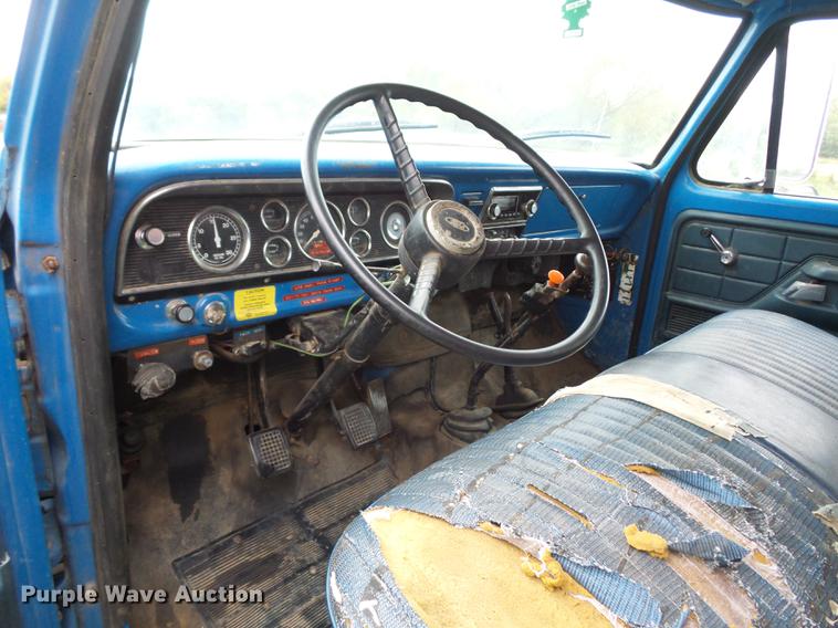 image for item DA0806 1976 Ford F600 grain truck