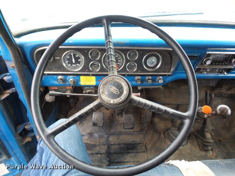 image for item DA0806 1976 Ford F600 grain truck