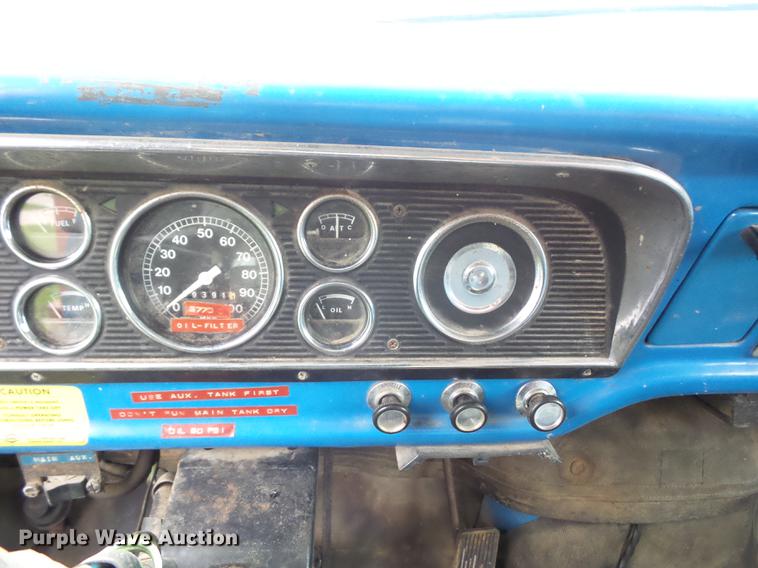 image for item DA0806 1976 Ford F600 grain truck