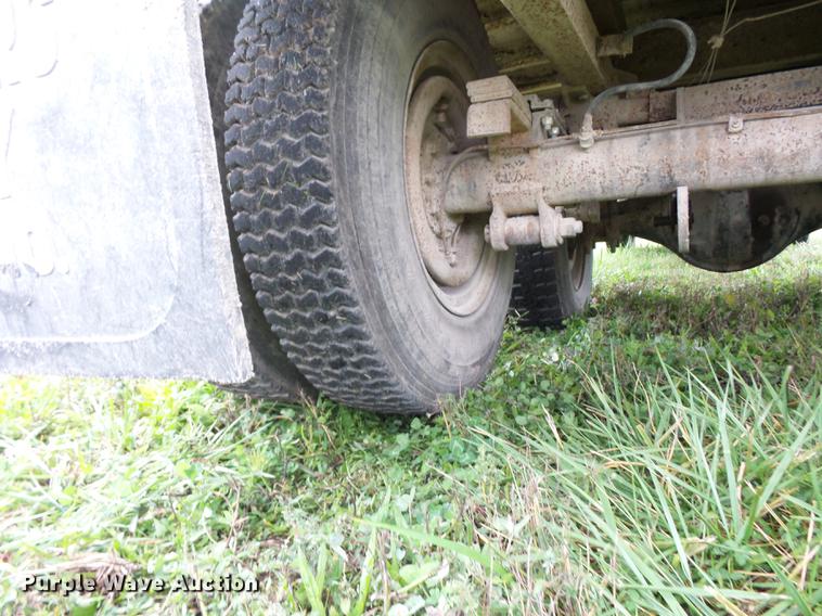 image for item DA0806 1976 Ford F600 grain truck