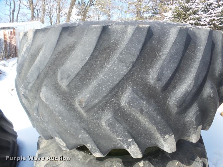 image for item DA1760 (2) Armstrong 30.5L-32 wheels and tires