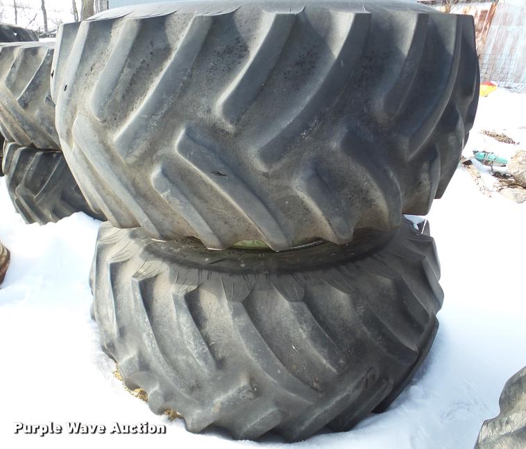 image for item DA1761 (2) Armstrong 30.5L-32 wheels and tires