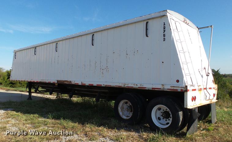 image for item DC2528 2008 Farm-master double hopper bottom grain trailer