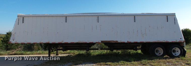 image for item DC2528 2008 Farm-master double hopper bottom grain trailer