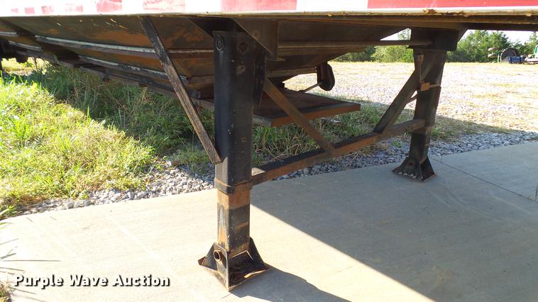 image for item DC2528 2008 Farm-master double hopper bottom grain trailer