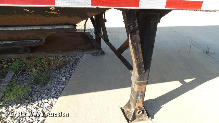 image for item DC2528 2008 Farm-master double hopper bottom grain trailer