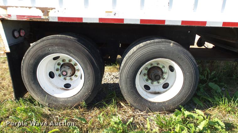 image for item DC2528 2008 Farm-master double hopper bottom grain trailer