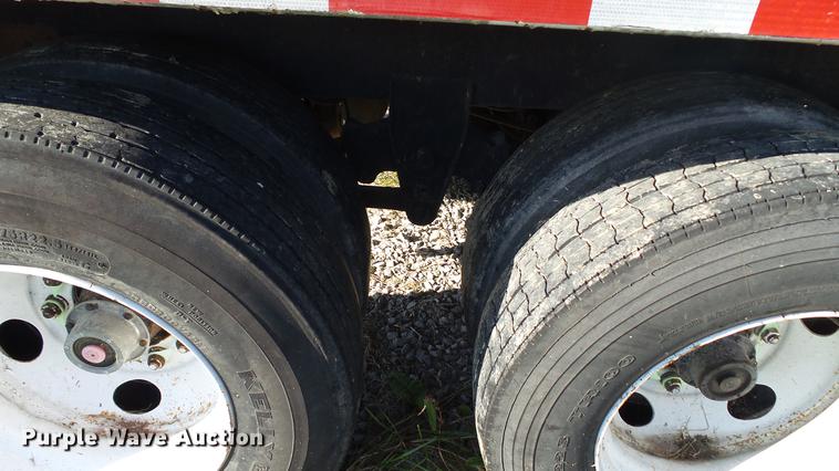 image for item DC2528 2008 Farm-master double hopper bottom grain trailer