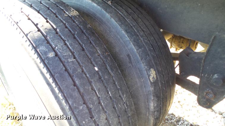 image for item DC2528 2008 Farm-master double hopper bottom grain trailer