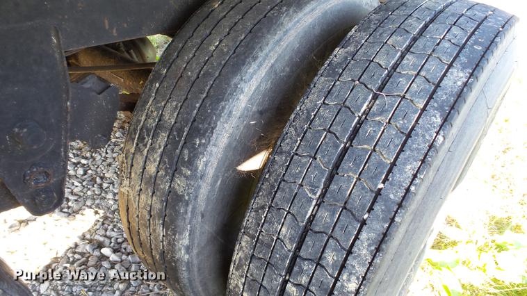 image for item DC2528 2008 Farm-master double hopper bottom grain trailer