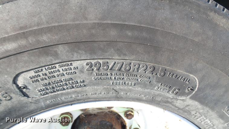 image for item DC2528 2008 Farm-master double hopper bottom grain trailer