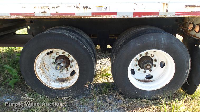 image for item DC2528 2008 Farm-master double hopper bottom grain trailer