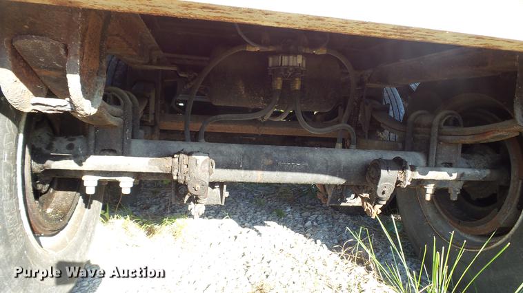 image for item DC2528 2008 Farm-master double hopper bottom grain trailer