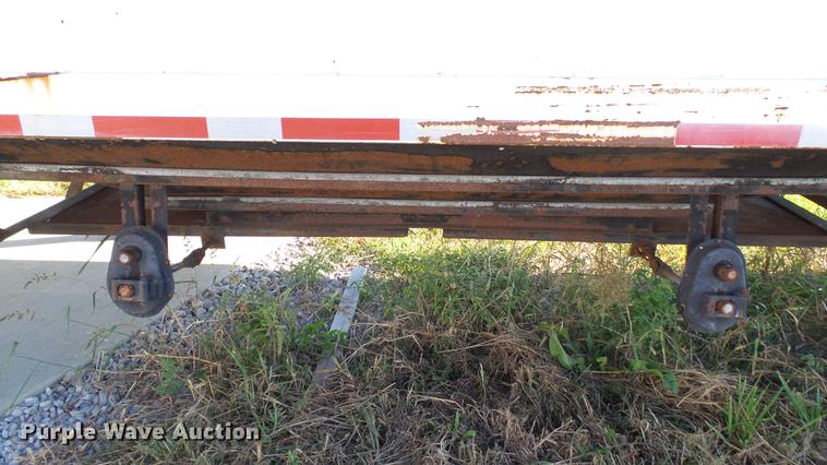 image for item DC2528 2008 Farm-master double hopper bottom grain trailer