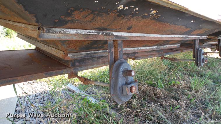 image for item DC2528 2008 Farm-master double hopper bottom grain trailer