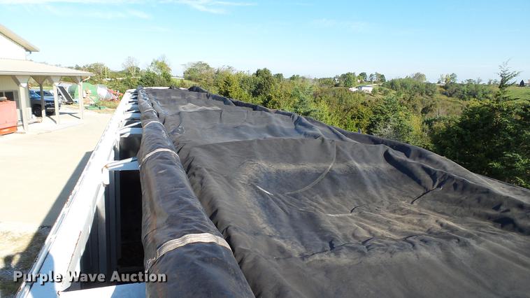 image for item DC2528 2008 Farm-master double hopper bottom grain trailer