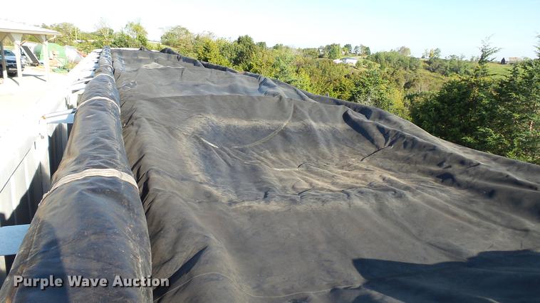 image for item DC2528 2008 Farm-master double hopper bottom grain trailer