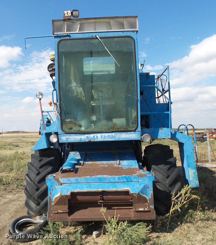 image for item DC3811 Ford 642 combine