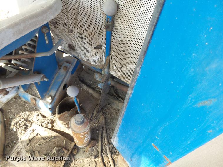 image for item DC3811 Ford 642 combine