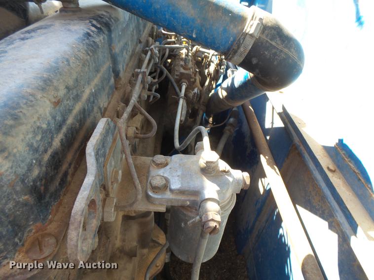 image for item DC3811 Ford 642 combine