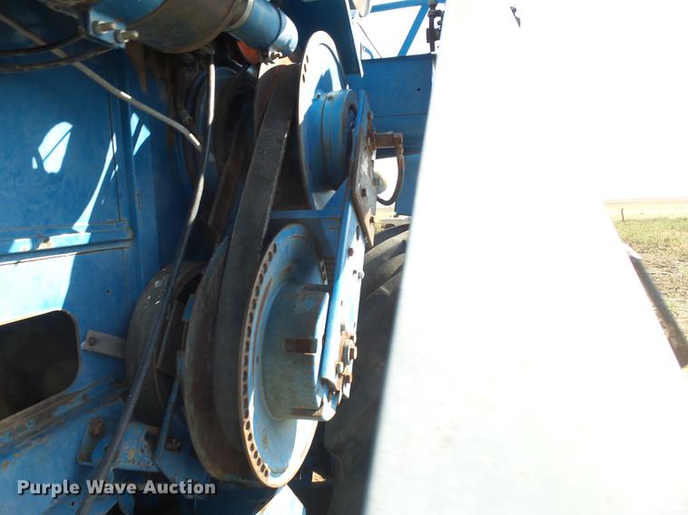 image for item DC3811 Ford 642 combine