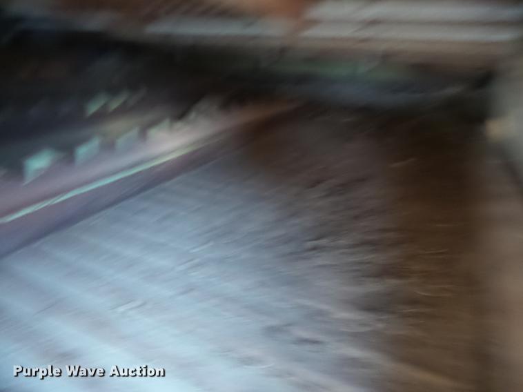 image for item DC3811 Ford 642 combine