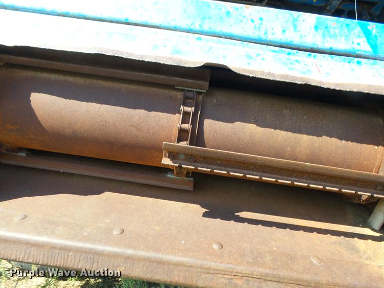 image for item DC3811 Ford 642 combine