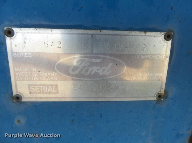 image for item DC3811 Ford 642 combine