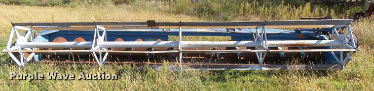 image for item DC3811 Ford 642 combine