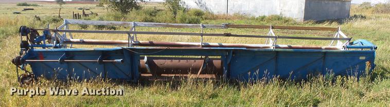 image for item DC3811 Ford 642 combine