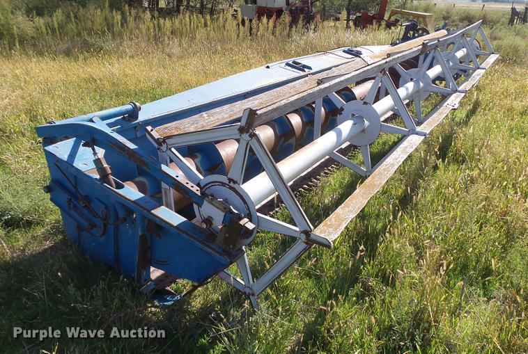 image for item DC3811 Ford 642 combine