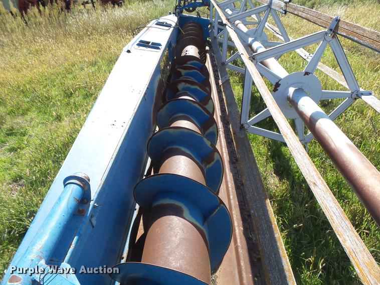 image for item DC3811 Ford 642 combine