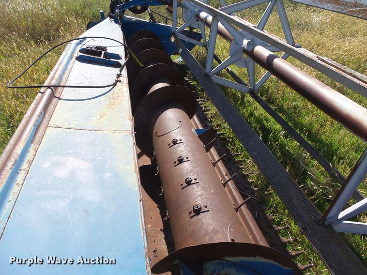 image for item DC3811 Ford 642 combine