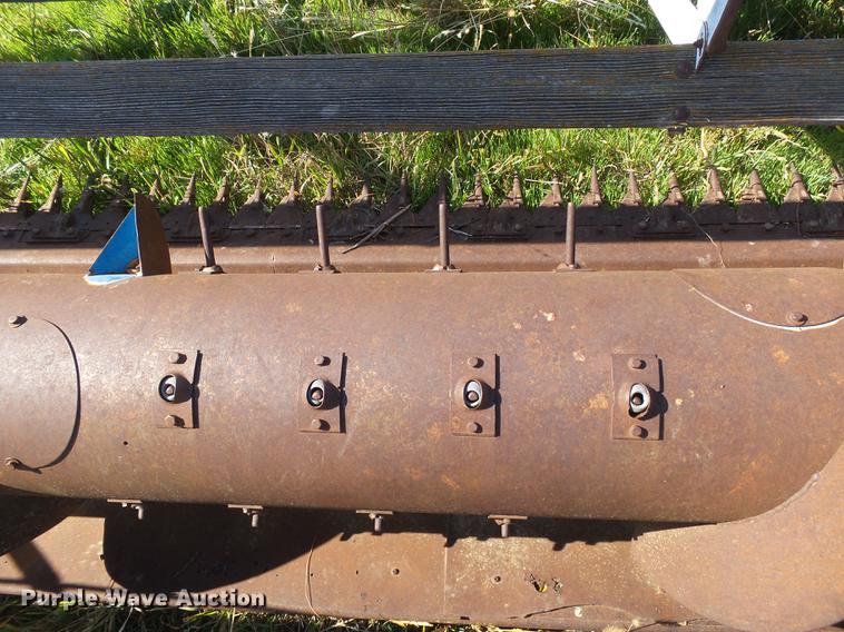 image for item DC3811 Ford 642 combine