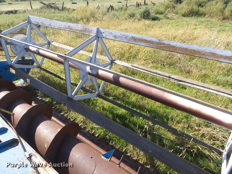 image for item DC3811 Ford 642 combine