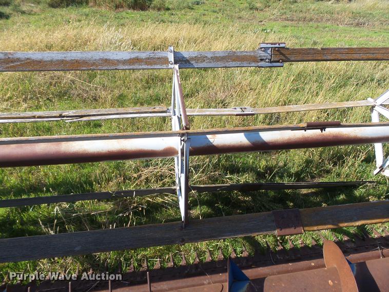 image for item DC3811 Ford 642 combine