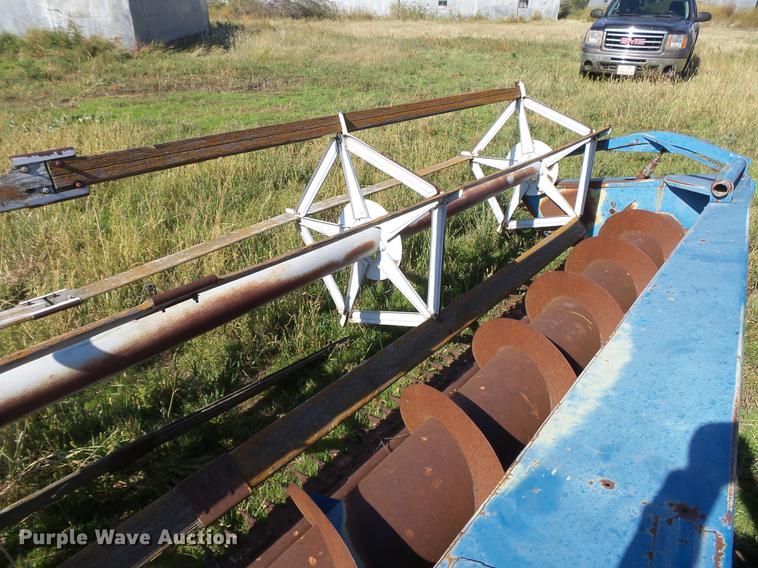 image for item DC3811 Ford 642 combine