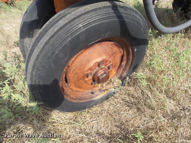 image for item DC3812 Allis Chalmers tractor