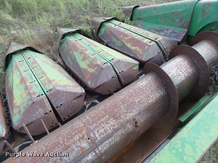 image for item DC3816 John Deere 653 all-crop head