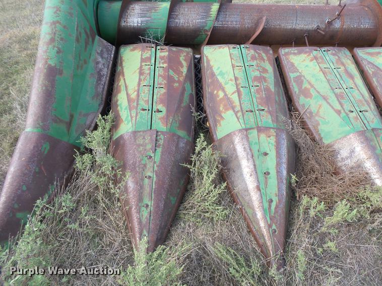 image for item DC3816 John Deere 653 all-crop head