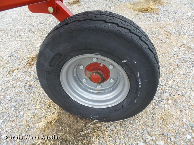 image for item DC3827 Case IH 1255 hydraulic marker arms