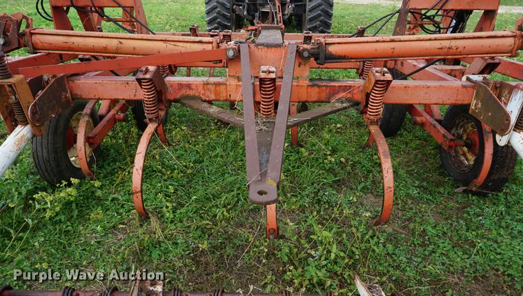image for item DC5266 Hesston field cultivator